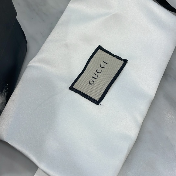 Gucci bee sneakers size 6 - Picture 4 of 7